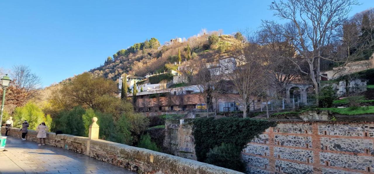 Gasthuis Patrimonio Arabe Vista A La Alhambra